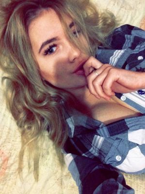 Карина (инди), фото шлюхи